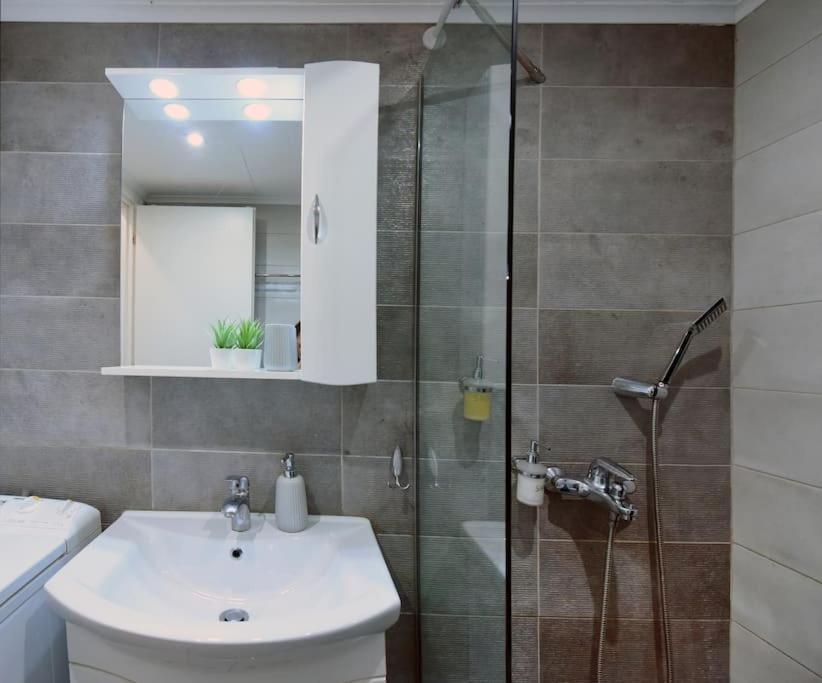 Apartament The Muse, Colorful Cozy Flat On Mitropoleos Downtown Saloniki Zewnętrze zdjęcie